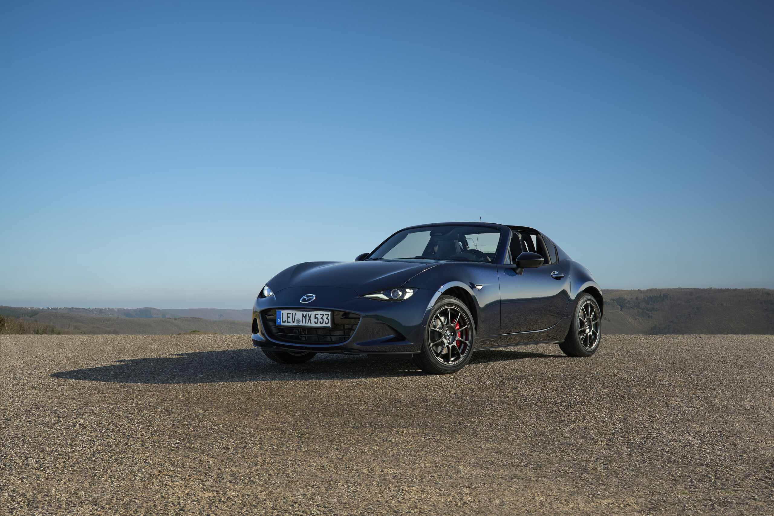 Toyota и Mazda объединяют усилия: новые поколения MX-5 и GR86 получат легкую платформу и гибридные моторы