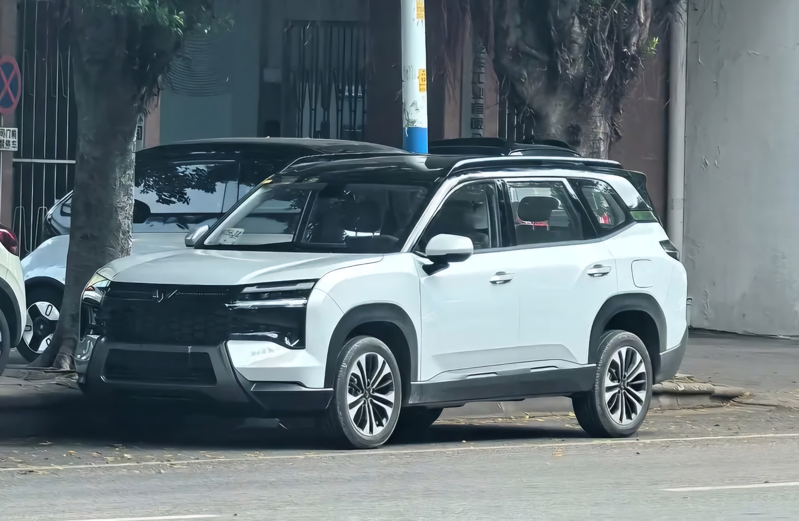 В Китае рассекретили новый Wuling Starlight 560: три типа двигателей и до 7 мест в салоне