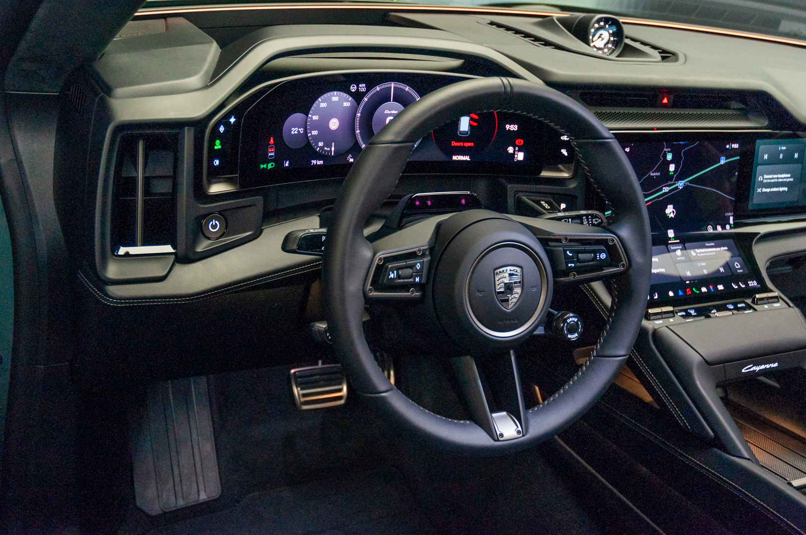 Porsche пообещала навсегда сохранить физические кнопки и крутилки в новых Cayenne, несмотря на сенсорные экраны