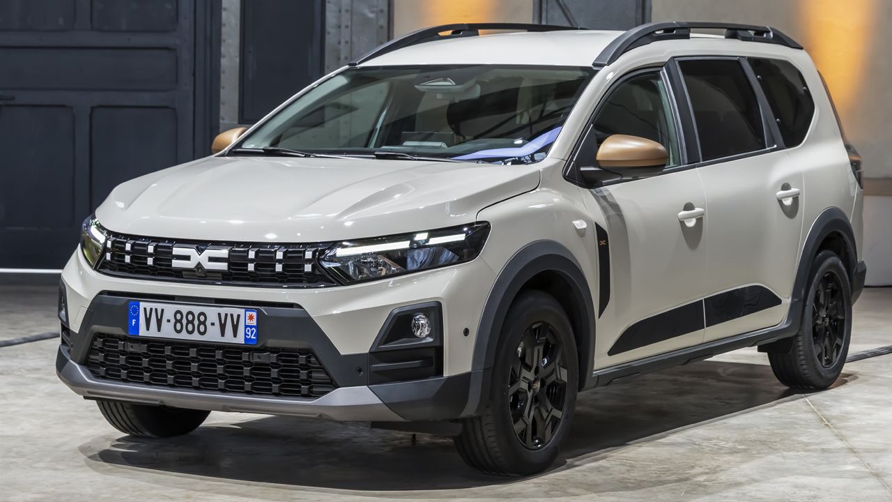 Dacia Jogger 2026: новый дизайн, гибрид 155 л.с. и рекордный запас хода для семей