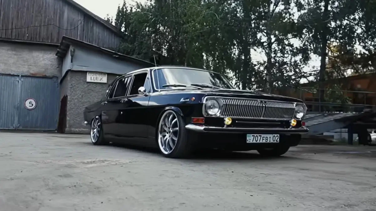 Это не «Волга», а настоящий Mercedes S-Class: мужики сделали из старого ГАЗ-24 невероятное