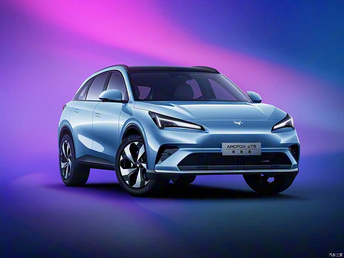 Arcfox T5: старт предзаказа, запас хода до 1215 км и премиум-оснащение по цене от 1,4 млн рублей