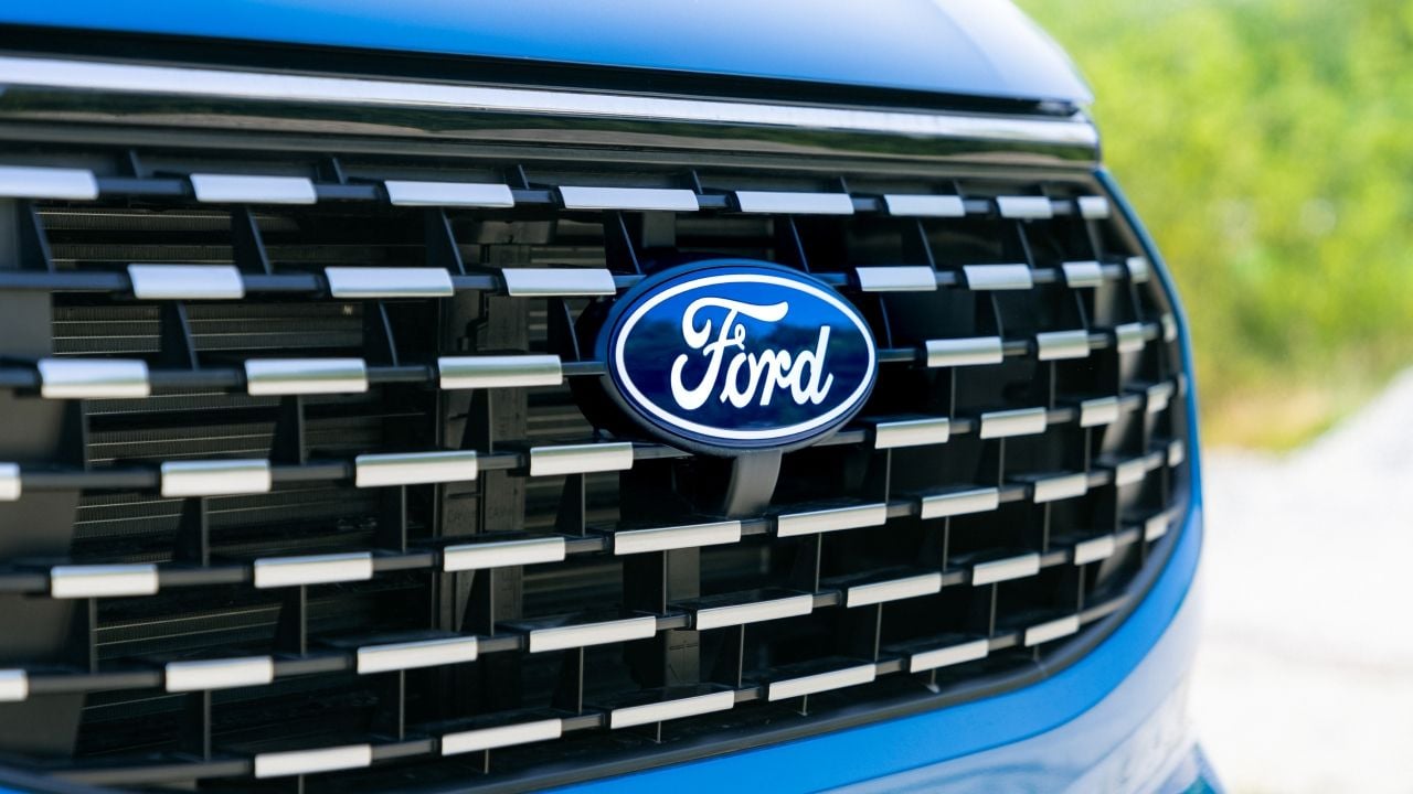 Ford придумал подушку безопасности с потолка для второго ряда: патент уже подан, но появится ли в серийных авто?