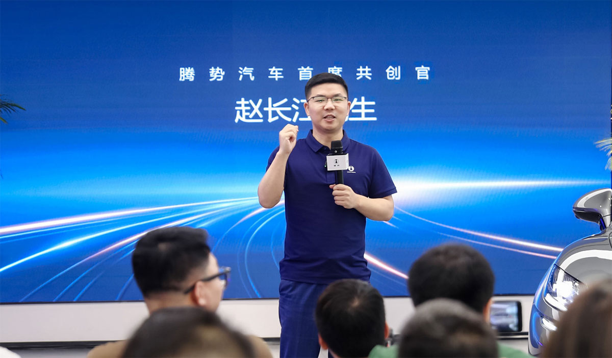 Молодой топ-менеджер BYD Чжао Чанцзян ушёл после рокировки и может перейти в Luxeed Chery-Huawei