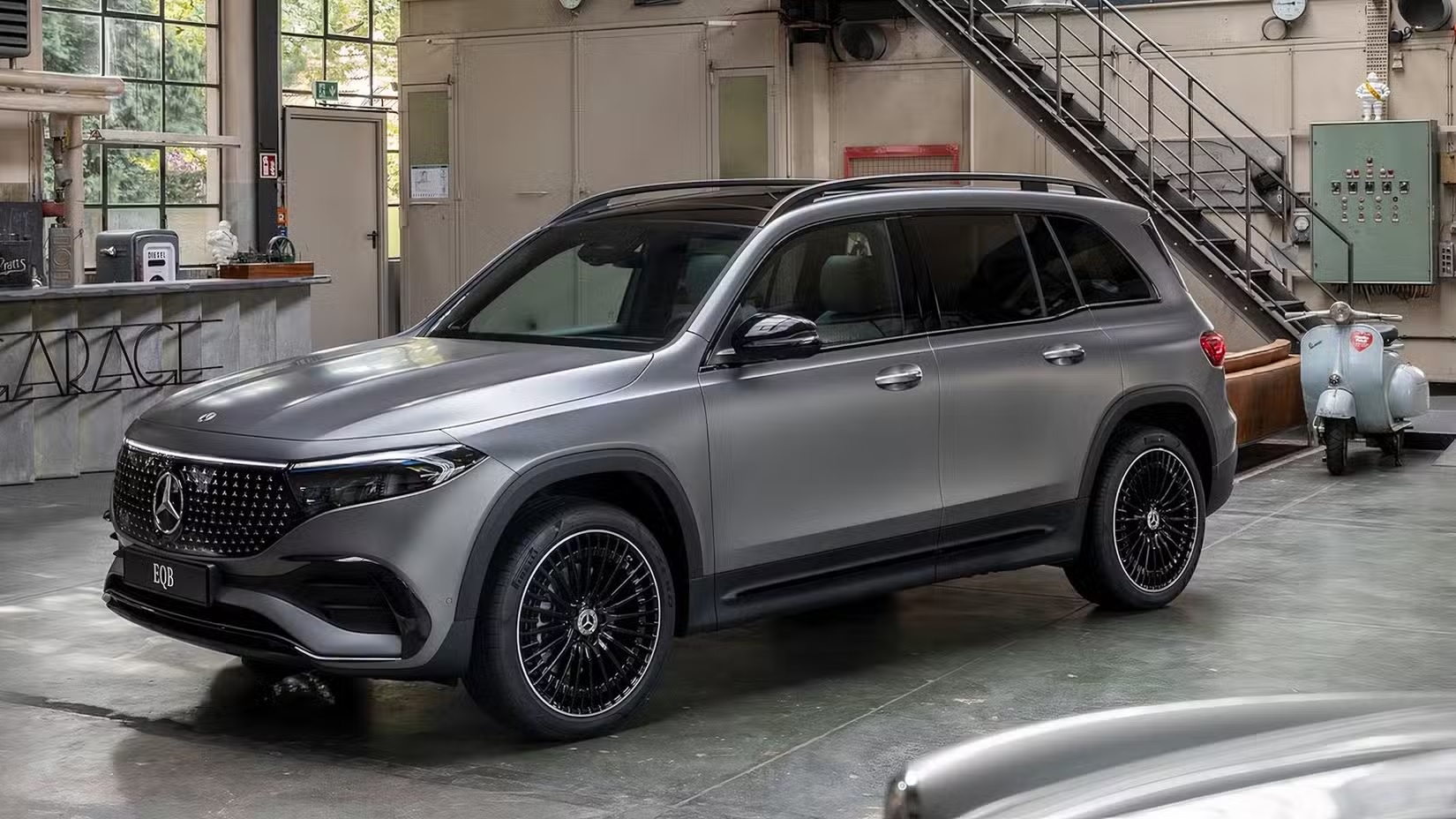 Mercedes EQB уходит с рынка: компания меняет стратегию электромобилей в США на фоне провала продаж