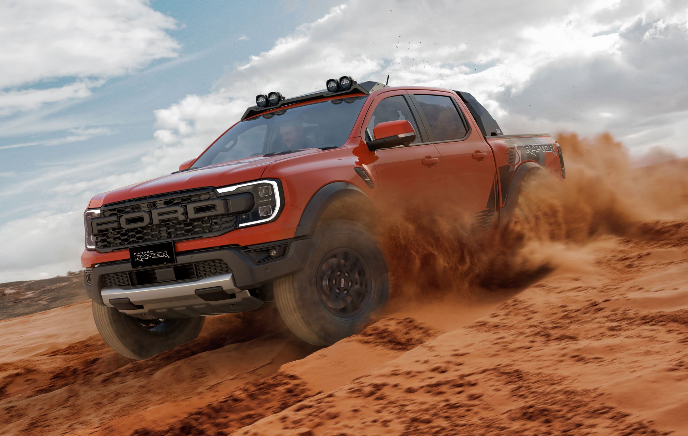 Ford Ranger Raptor получил лимитированный Desert Pack с автоспортивным стилем и четырьмя фонарями на крыше