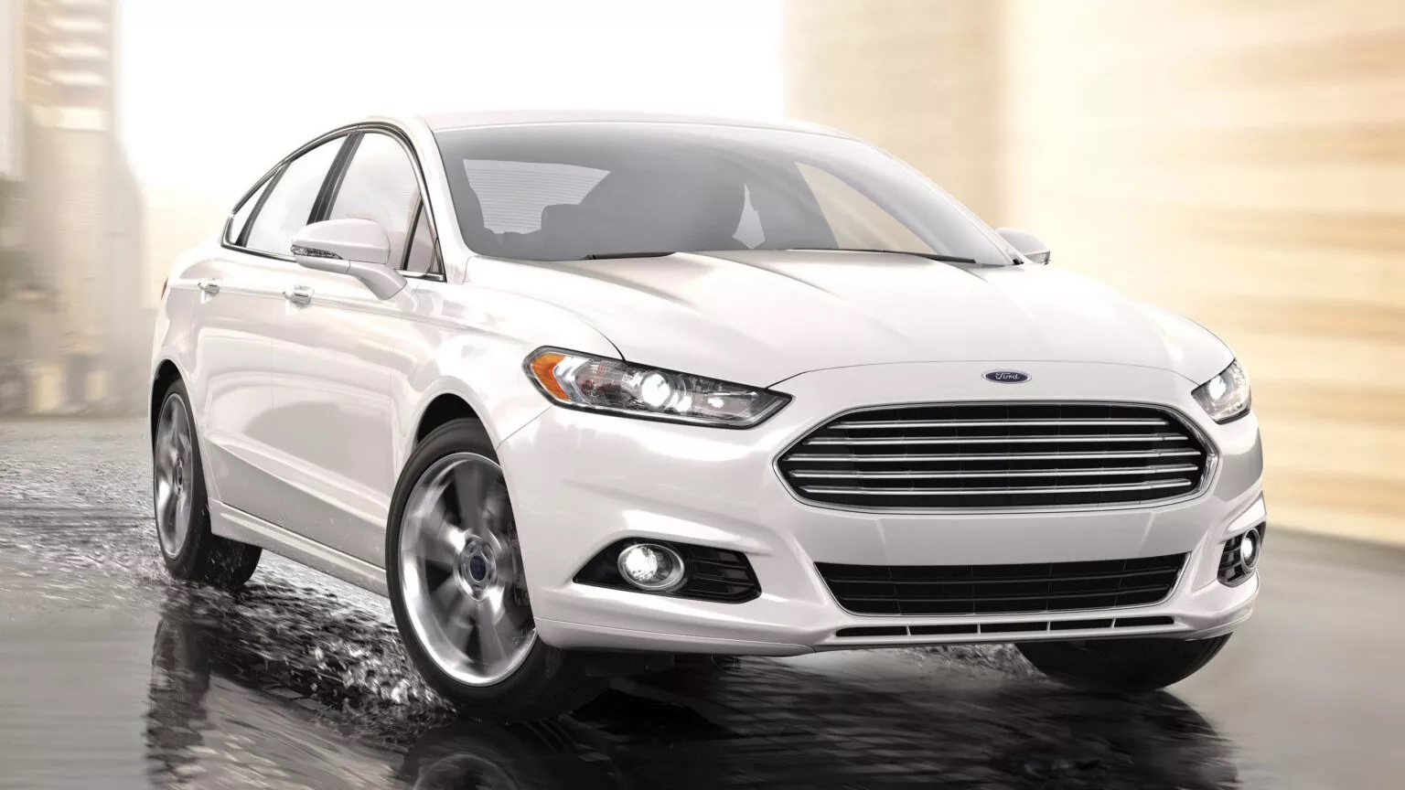 Ford устроил рекордный отзыв: почти 1,5 миллиона машин вернутся к дилерам из-за слепых камер заднего вида