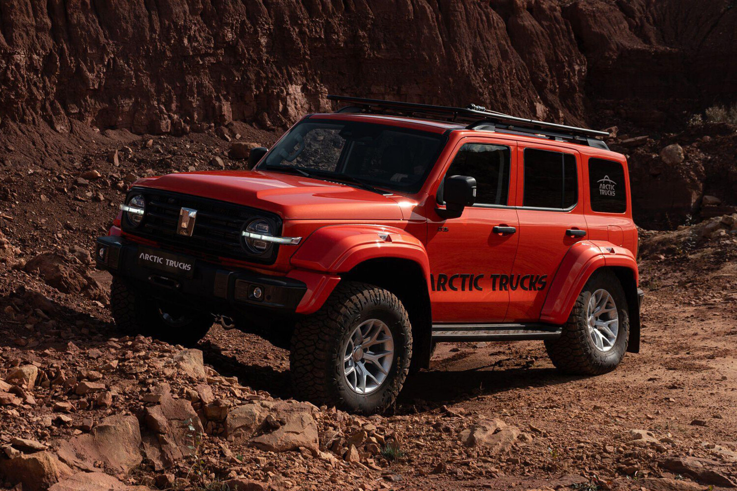 События дня: Tank 300 будут собирать в России, продажи Toyota выросли, какие фразы запрещены в беседе с инспектором ГАИ