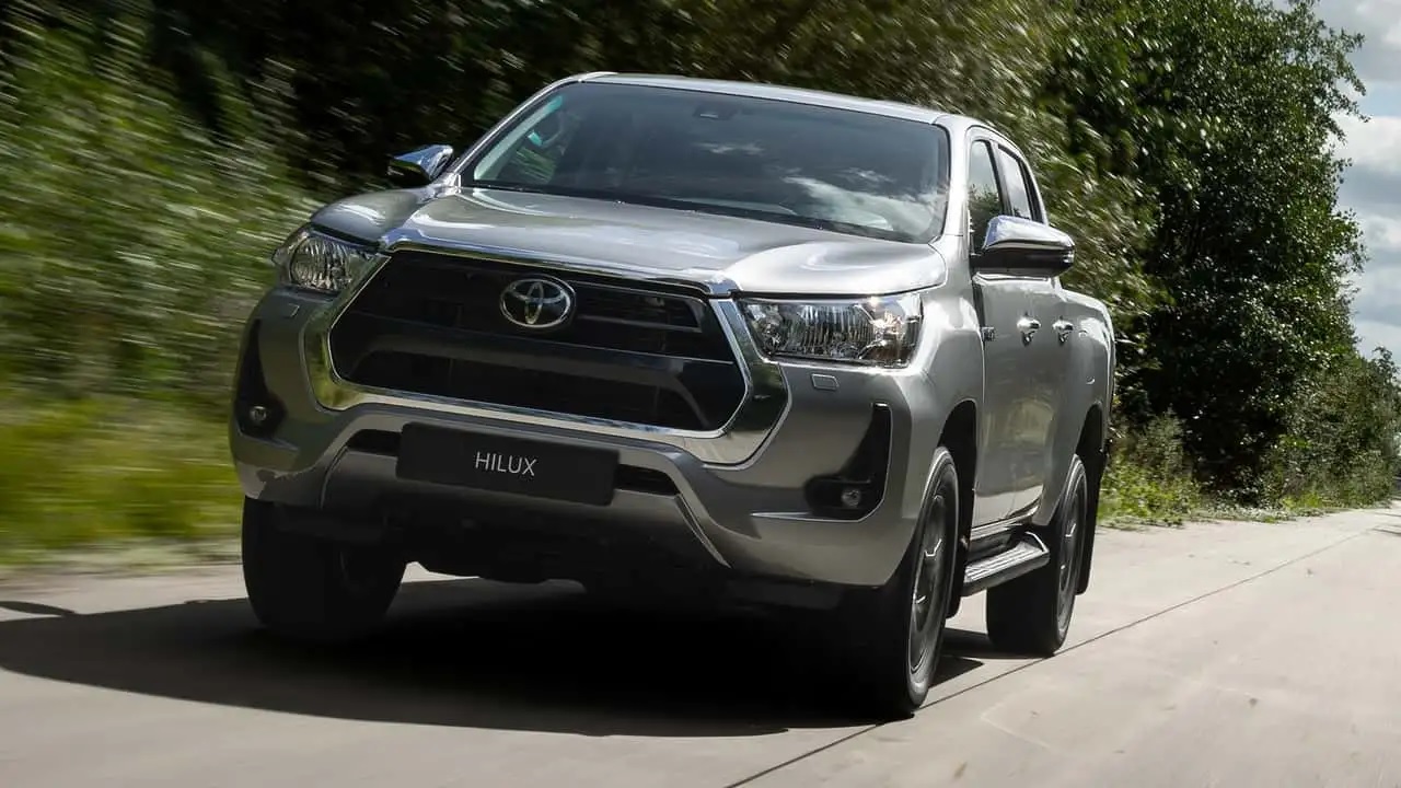 Toyota против «псевдогибридов»: почему 48-вольтовые системы — не настоящие гибриды