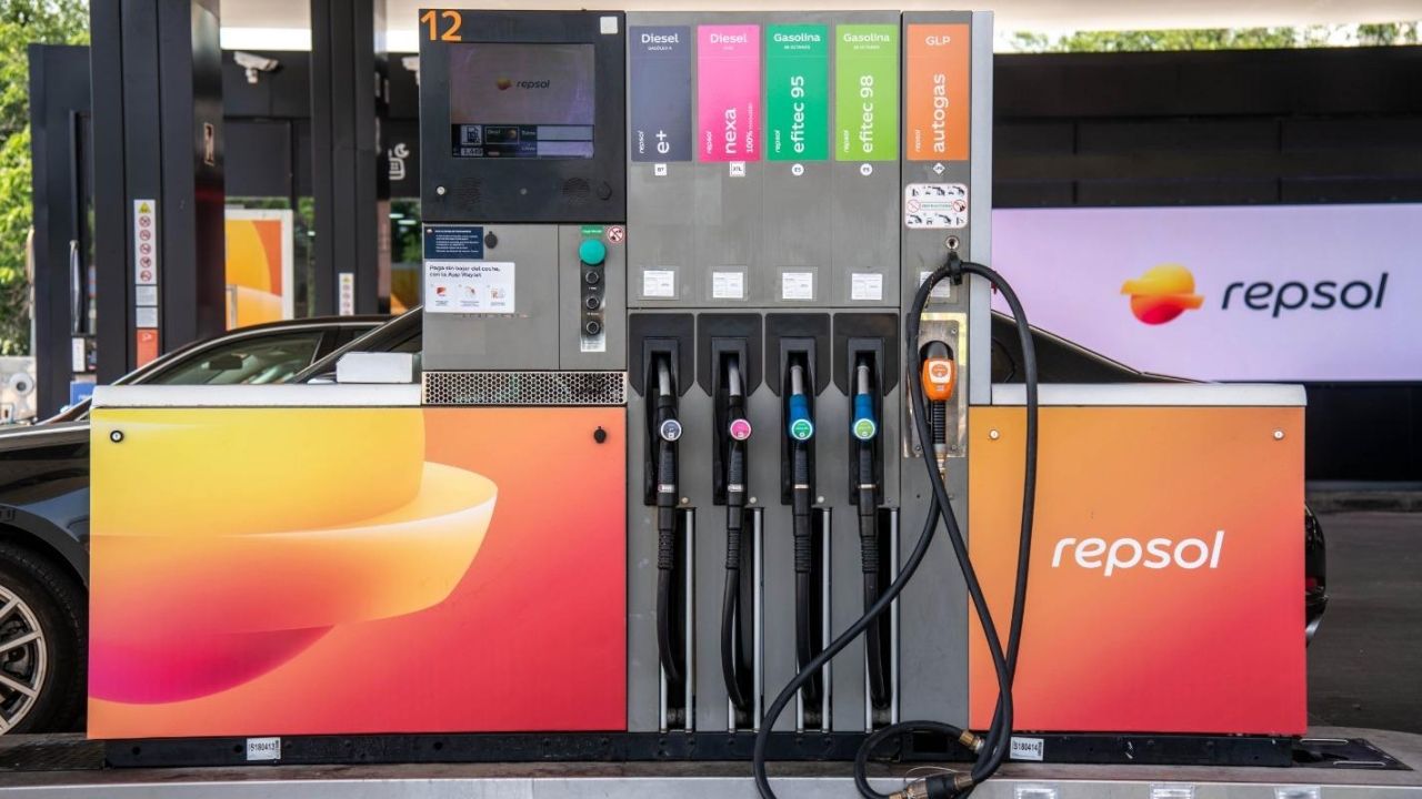 Repsol запустил 100% возобновляемый бензин: спасение для ДВС или вызов запрету моторов?