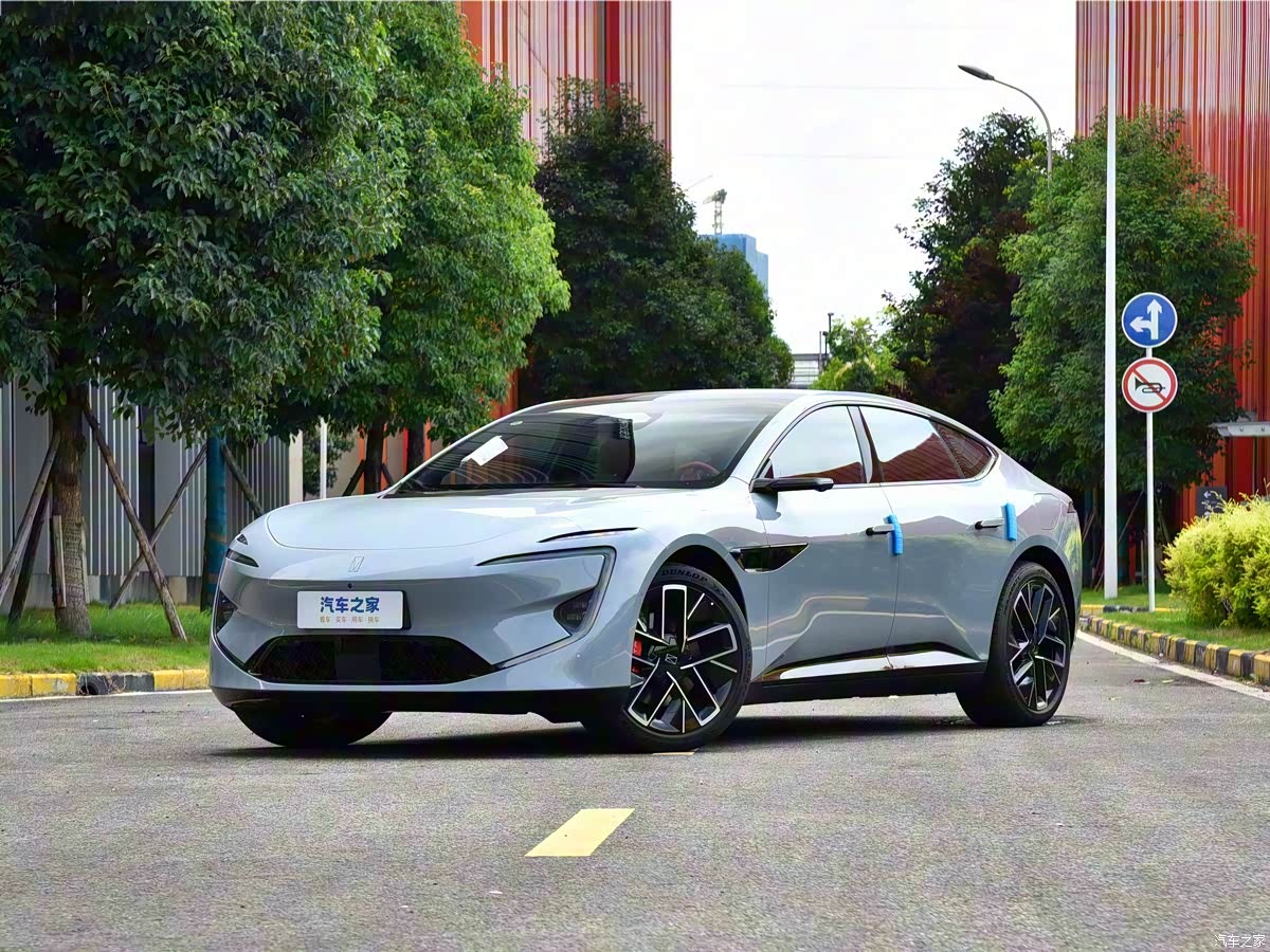 Четырёхлазерный Avatr 12 выходит на рынок: футуристичный дизайн, умные технологии и запас хода до 1155 км