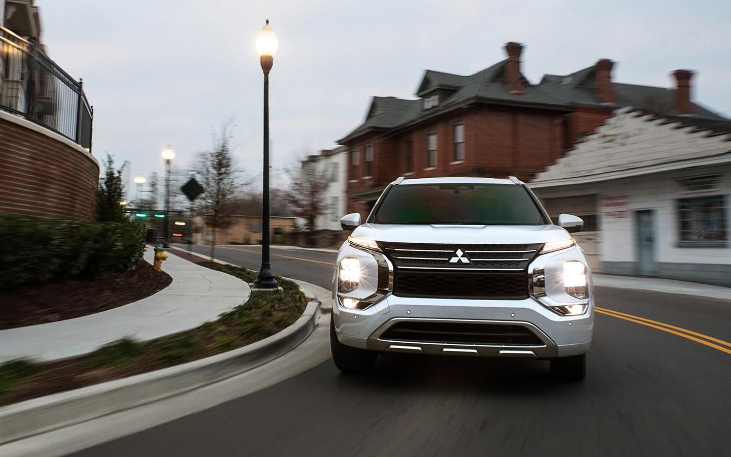 Mitsubishi зарегистрировала Outlander в России, но возвращаться на рынок не спешит