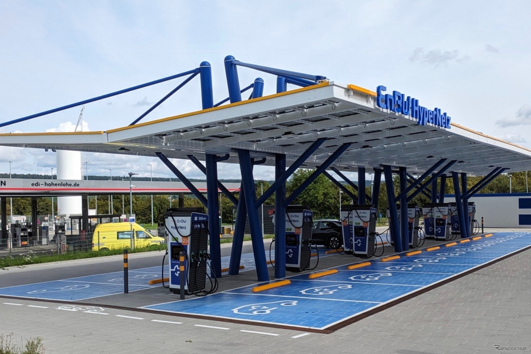 В Германии к 2026 году исчезнет «зарядный дефицит»: электрокары получат 55 тысяч быстрых станций и «подключи и заряжай»