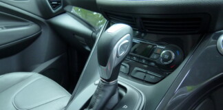 Механик раскрыл, почему автопроизводитель стали отказываться от классических «автоматов»