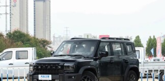 Jetour Traveler 2026: топовая версия 2.0T XWD Yueye с квадратным кузовом и складным столиком вышла на рынок