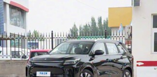 Blue Electric E5 PLUS: новый кроссовер с запасом хода 230 км, адаптивной подвеской и низкой ценой