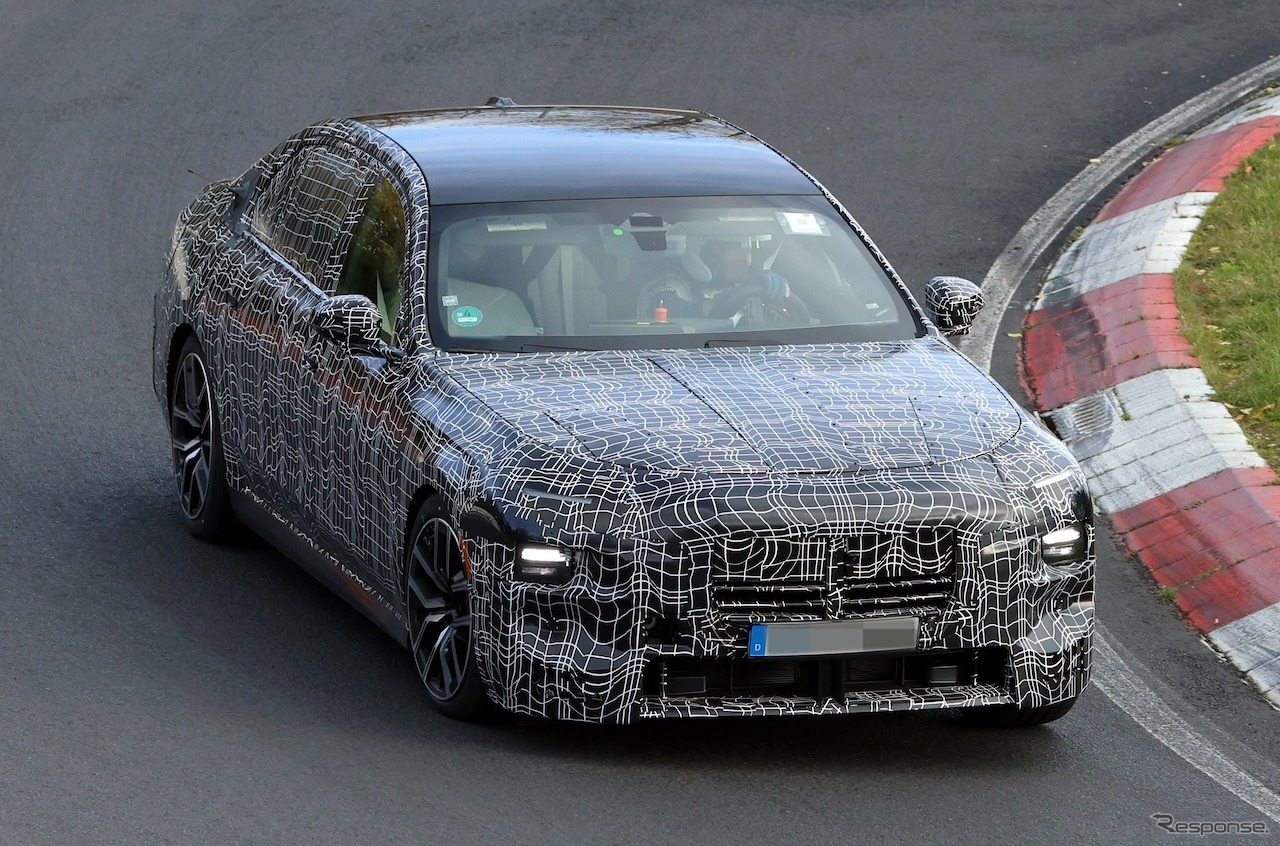 BMW 7-й серии готовит радикальное обновление: уменьшенная решетка и новые технологии замечены на тестах