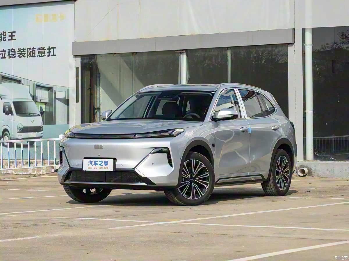 Geely Galaxy Starship 7 2026: гибрид с запасом хода до 200 км и массой новых опций выходит в продажу 19 ноября