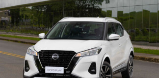 В США стартовали продажи бюджетного Nissan Kicks Play с аналоговой «приборкой» и круиз-контролем