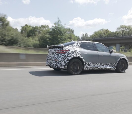 Genesis GV60 Magma без камуфляжа: первый спорт-электрокар бренда готовится бросить вызов BMW M и AMG