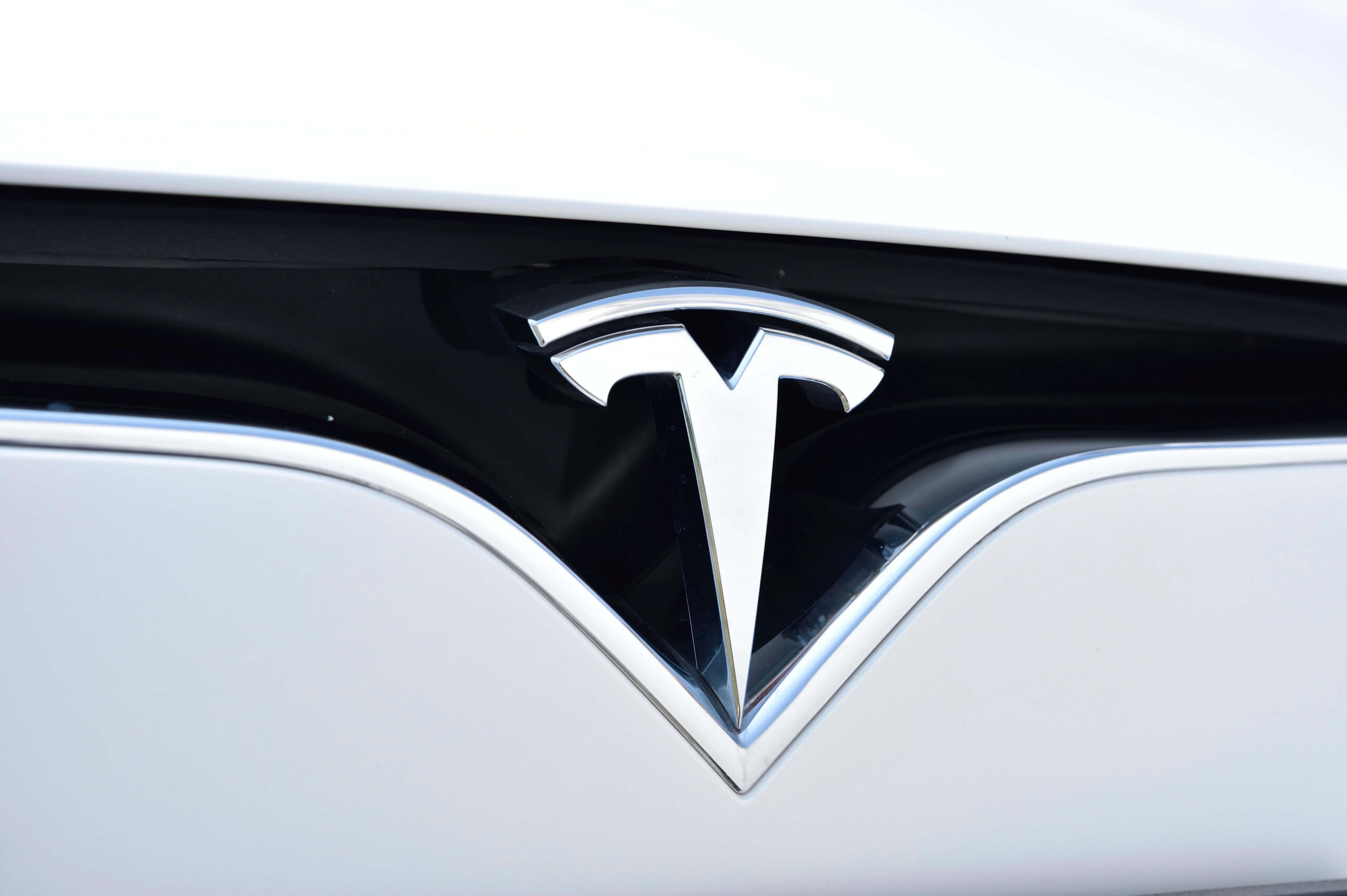 Автогиганты отказались внедрять FSD от Tesla: Маск назвал переговоры бессмысленными