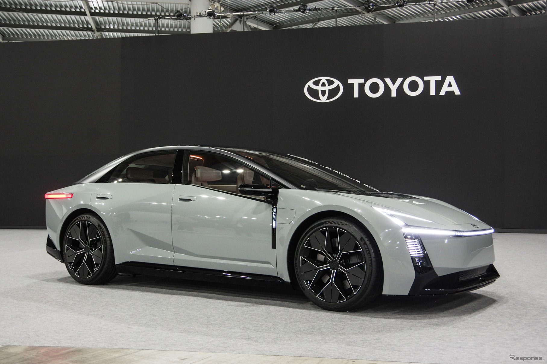 Toyota показала концепт новой Corolla: спортседан будущего с ДНК для каждого клиента