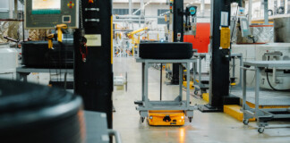 Роботы-водители взяли на себя тяжелую работу: Continental автоматизировал завод по восстановлению шин