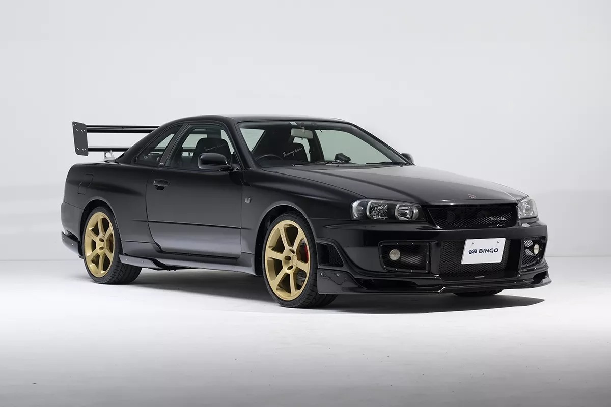 Редчайший Nissan Skyline R34 GT-R V-Spec от Tommykaira R-Z с мотором 530 л.с. выставили на аукцион. Авто сняли на фото