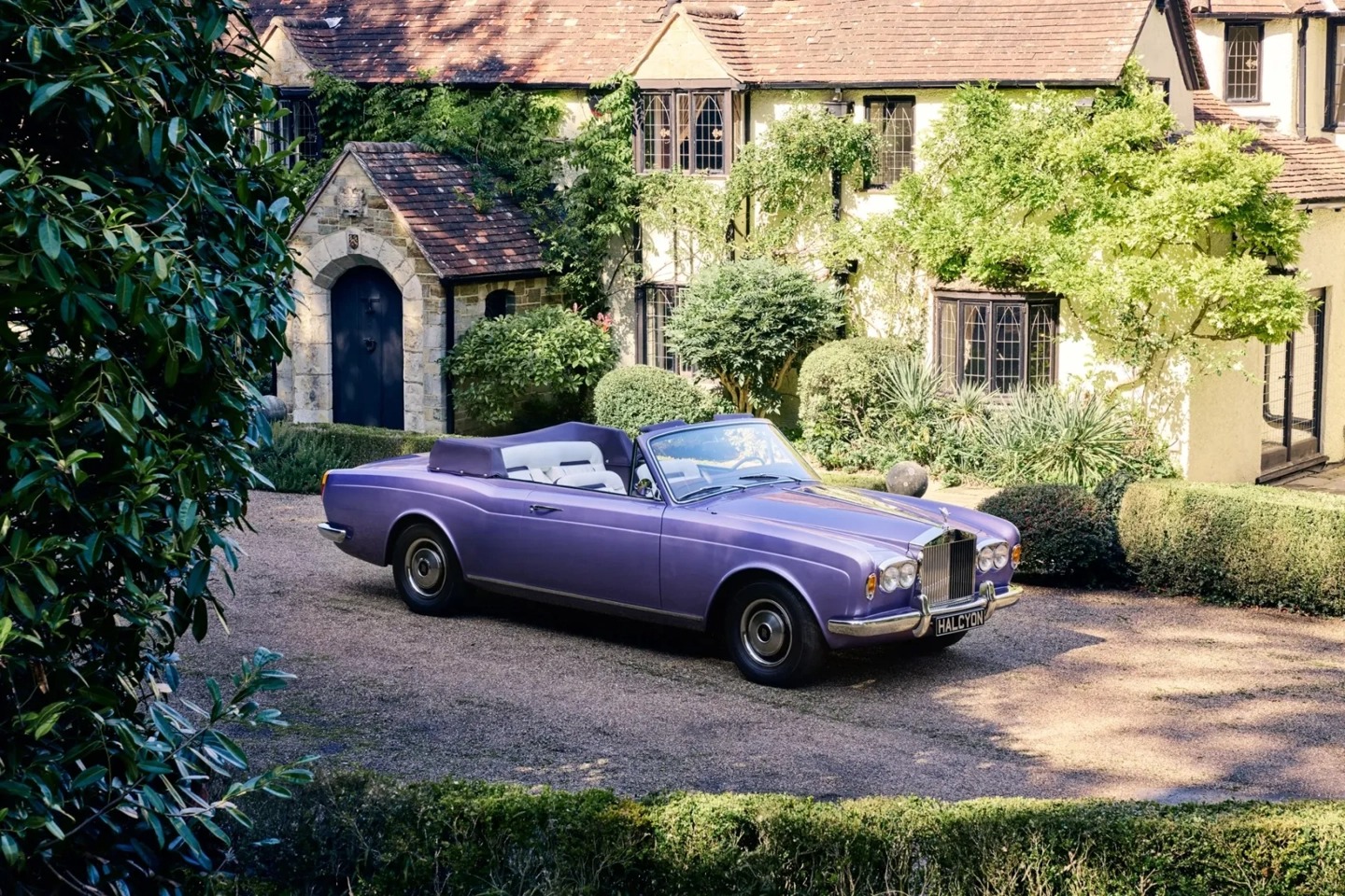 Halcyon превратила классический Rolls-Royce Corniche в электрокар: выпустят всего 60 экземпляров