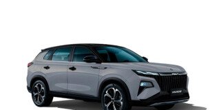 Dongfeng Huge получил новый серый окрас с черной крышей: расширена палитра кроссовера для России