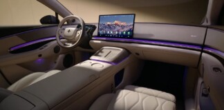 GAC показал интерьер роскошного Hyptec A800 с 6,5-метровой двойной подсветкой и кабиной HarmonySpace: официальные фото