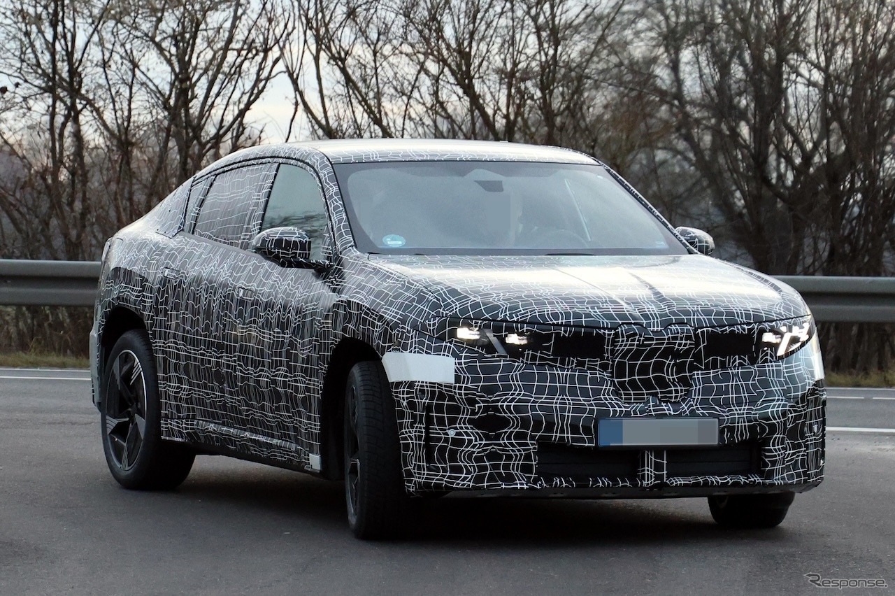 Электрокроссовер BMW iX4 впервые сняли на фото во время дорожных испытаний в Европе