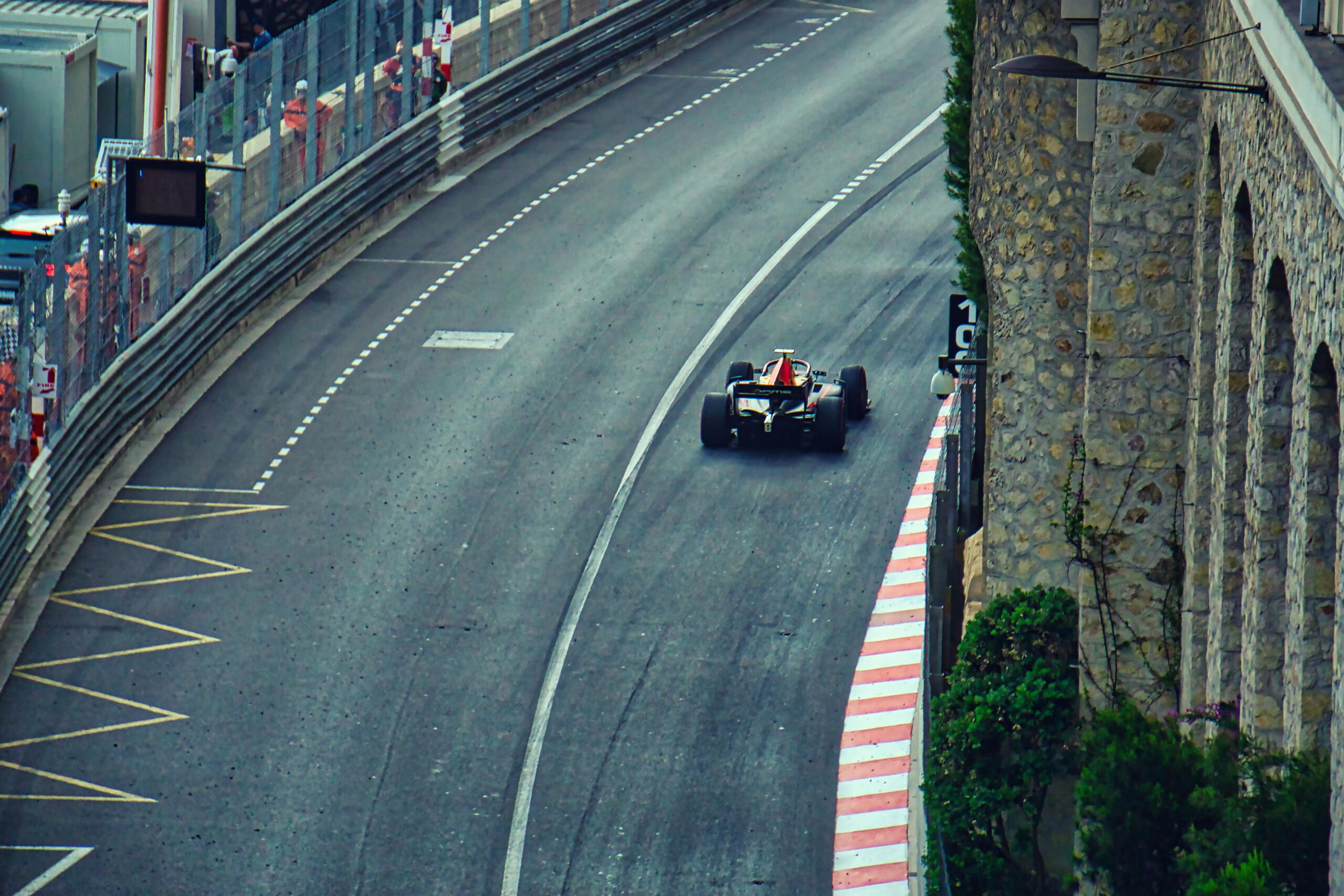 Двукратный чемпион WRC Рованпера дебютировал в Formula Regional Oceania: контакт на первом круге привел к сходу