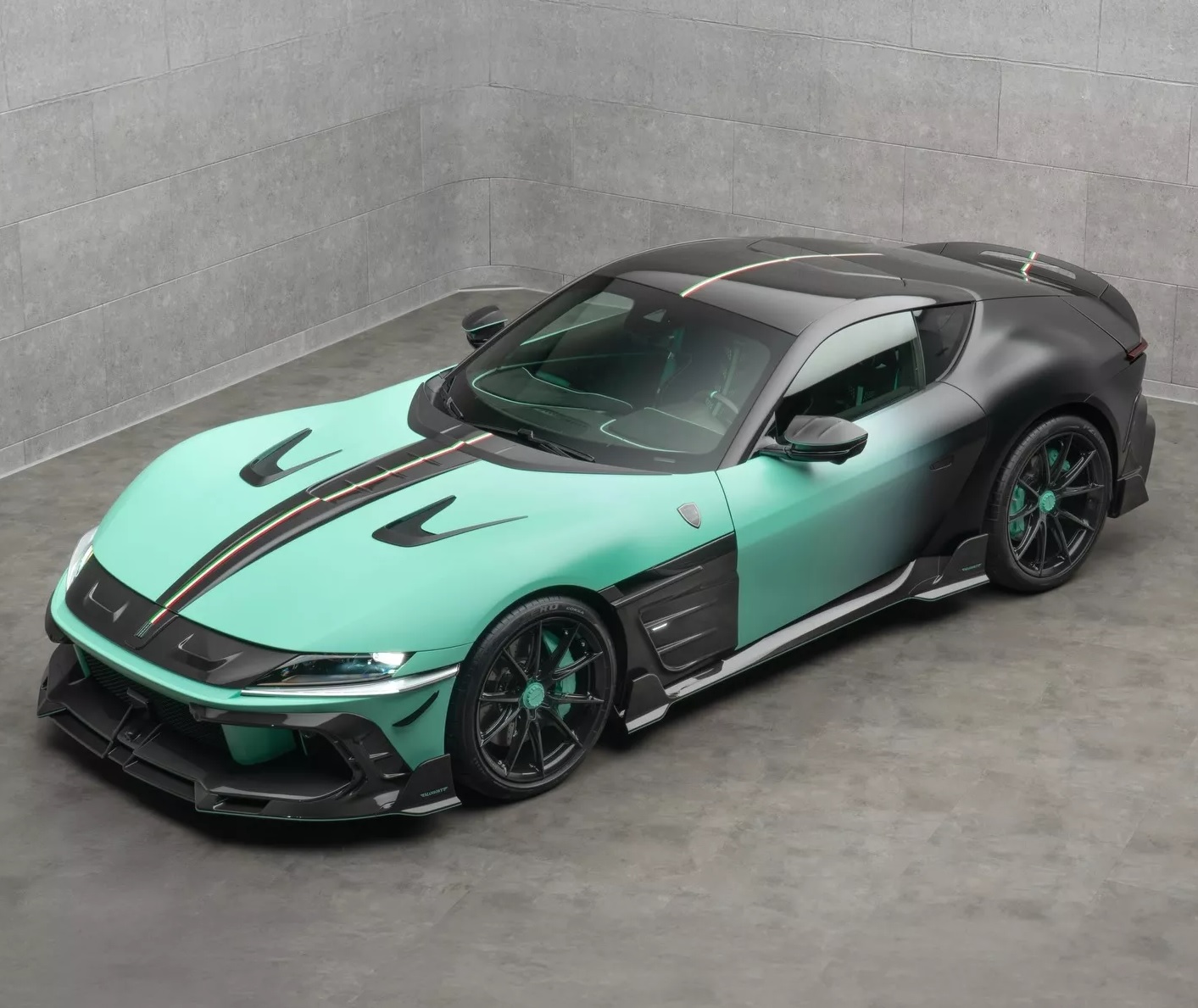 События дня: Ferrari 12Cilindri в версии от Mansory, новые пошлины от Трампа для Южной Кореи, зачем нужна резиновая вставка в бензобаке