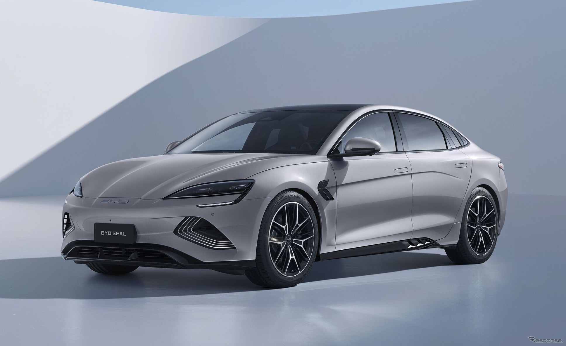 BYD готовит европейский дебют обновленного электроседана SEAL 2026: увеличен багажник и добавлен Bluetooth-ключ