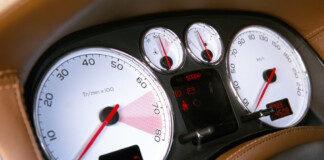 Моторист объяснил, на что еще способна кнопка сброса суточного пробега в машине