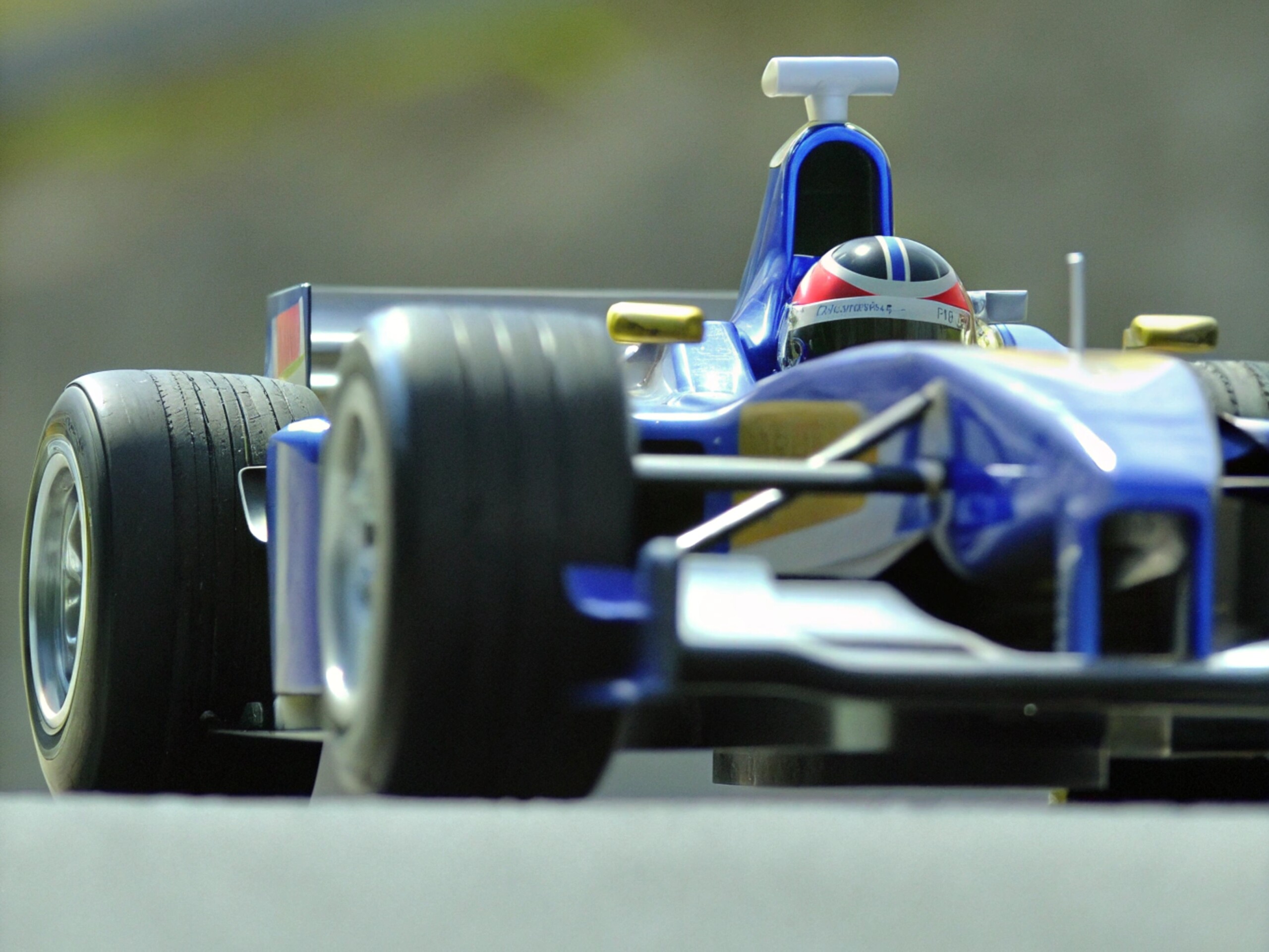 Хаджар высмеял реакцию соцсетей на аварию в Барселоне: «Я уже провалил весь сезон»