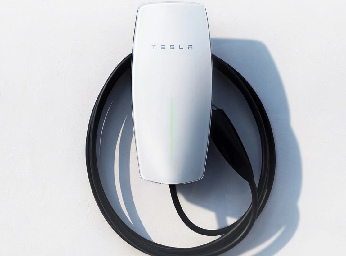 Tesla вывела на рынок однофазную домашнюю зарядку Gen 3 на 7 кВт: названа цена и условия установки
