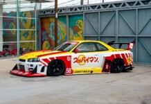 Kamima впервые объединилась с LIBERTY WALK: показан кастомный Nissan Skyline Suppaiman и анонсирован мерч с мини-авто