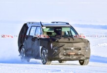 Hyundai Santa Fe 2027 засветился на северных тестах в версии EREV: оптика с «H»-подписью попала на шпионские фото