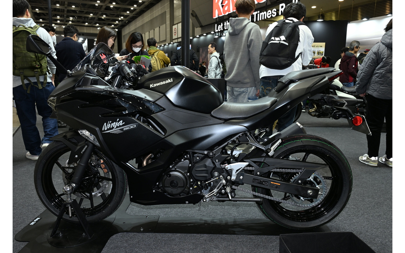 Kawasaki Ninja 500 дебютировал в Японии: 53 л.с. и цена от 891 000 иен