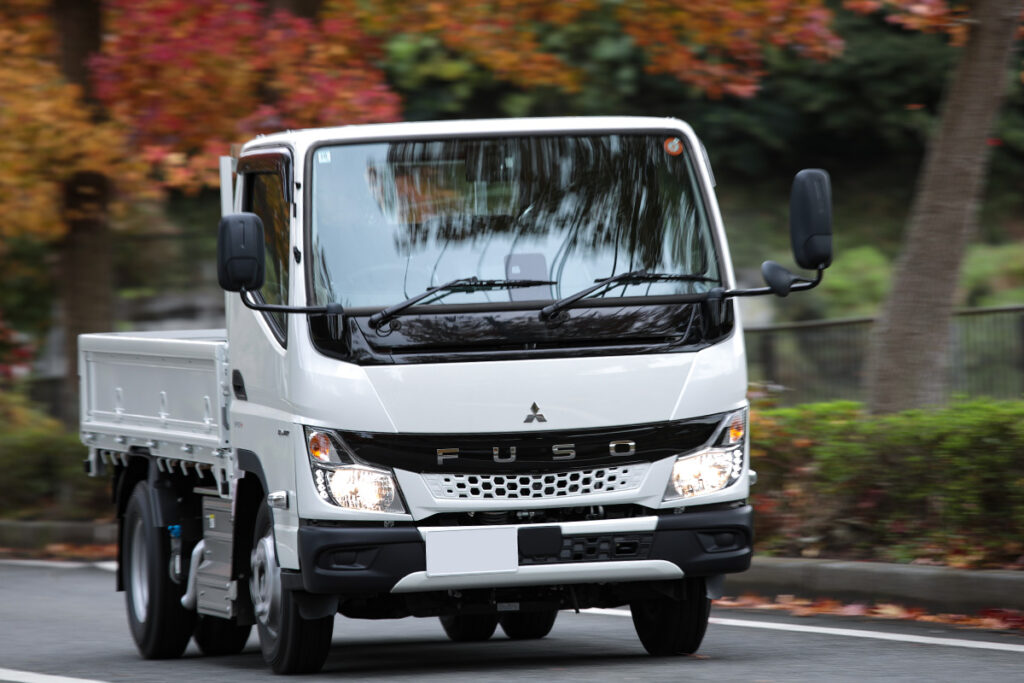 Первый в Японии: тест Mitsubishi Fuso Canter 4WD 2024