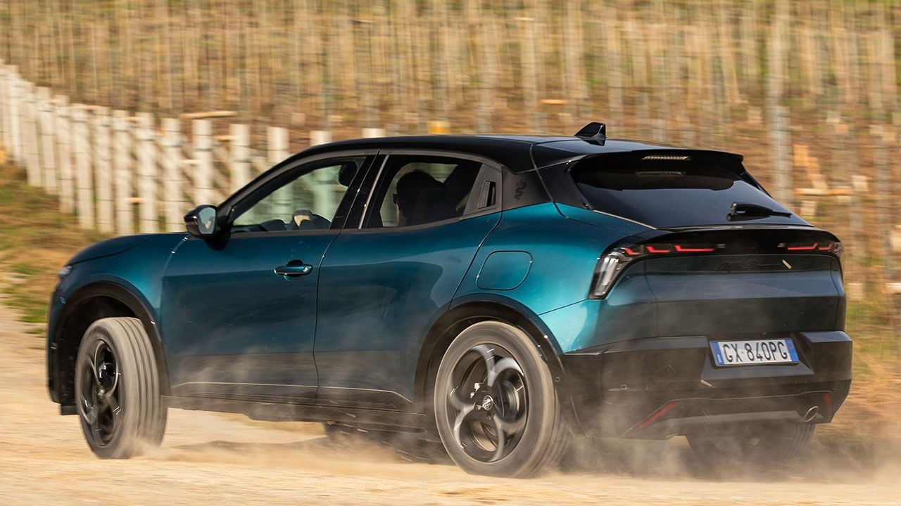 Alfa Romeo Junior Ibrida Q4 подешевел на 3 320 евро — впервые