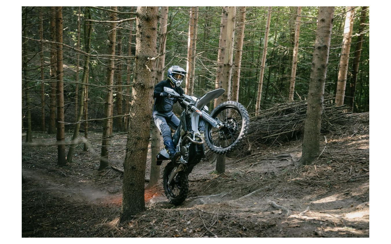 Husqvarna FE 350 Pro 2026 выходит в продажу в марте: цена названа