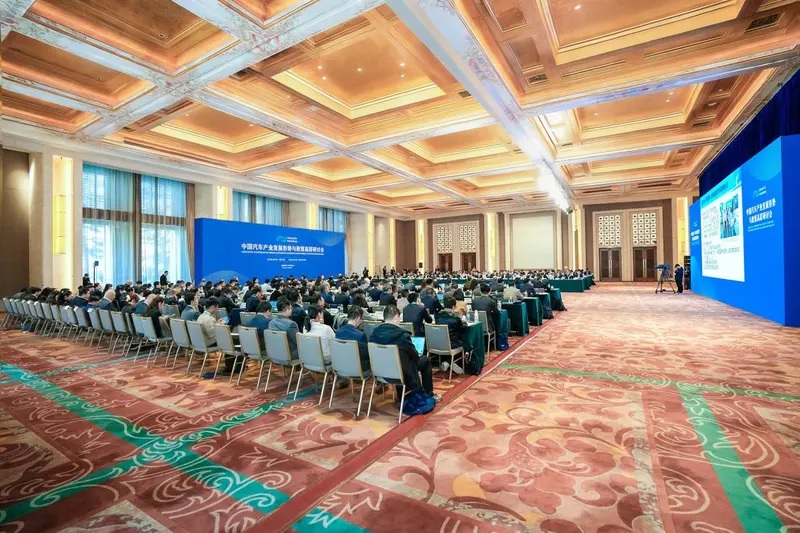 BYD, Tesla и Volkswagen собрались ради единой цели: что решили в Пекине