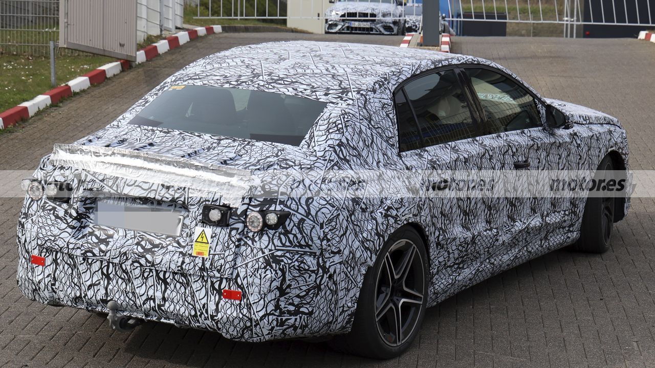 «Поймали» на Нюрбургринге: электрический Mercedes-AMG E-Class на 800+ л.с.