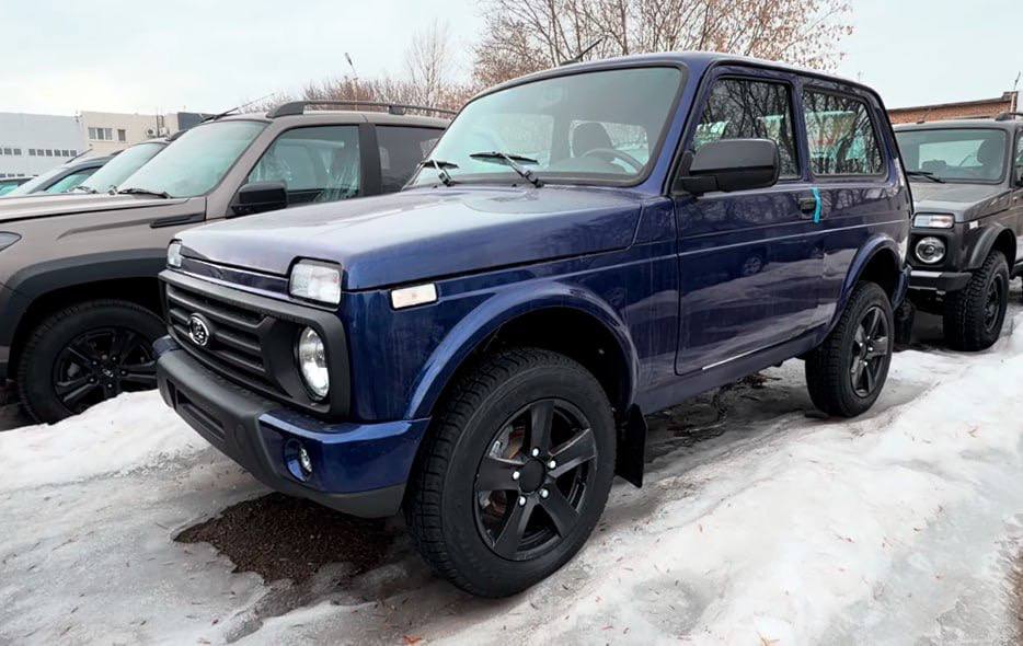 Нива Legend 2026 получила синий цвет «Капитан» за доплату в 20 тыс. рублей