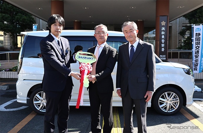 Suzuki подарила полиции Японии уже 12-й автомобиль