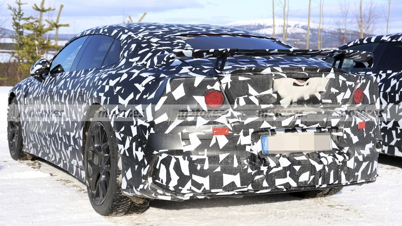 Mercedes-AMG GT с 1360 л.с. впервые сняли на зимних тестах