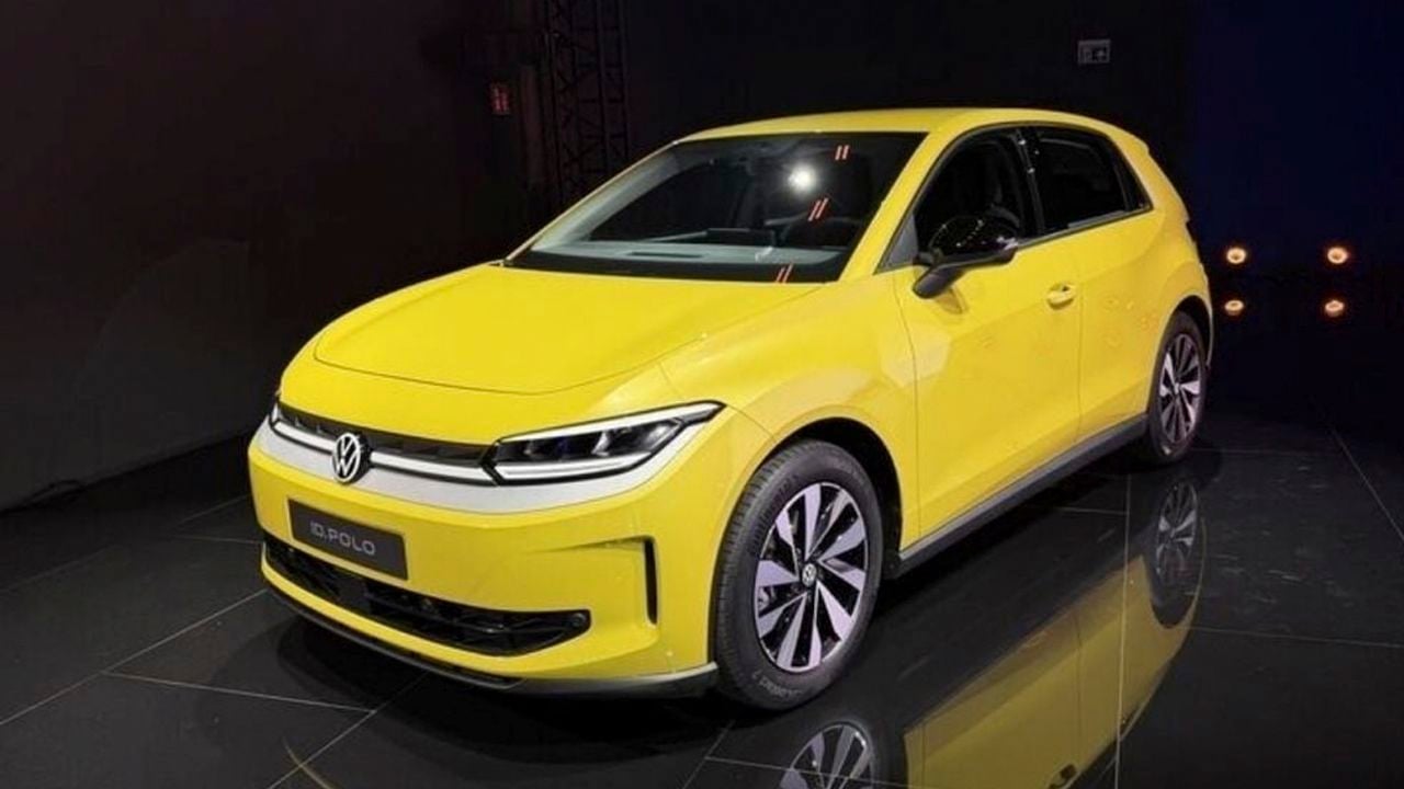 VW ID. Polo впервые засветился без камуфляжа: три цвета и GTI